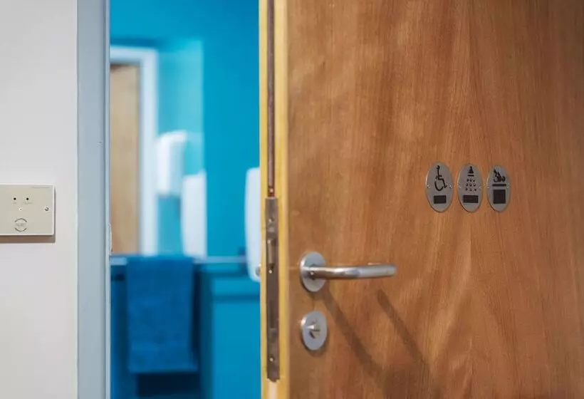 Residenssi Bunkhouse/20bedroom/sleeps85/4acre/gamesroom/wifi