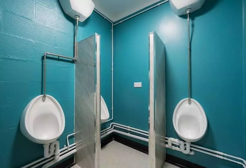 Residenssi Bunkhouse/20bedroom/sleeps85/4acre/gamesroom/wifi