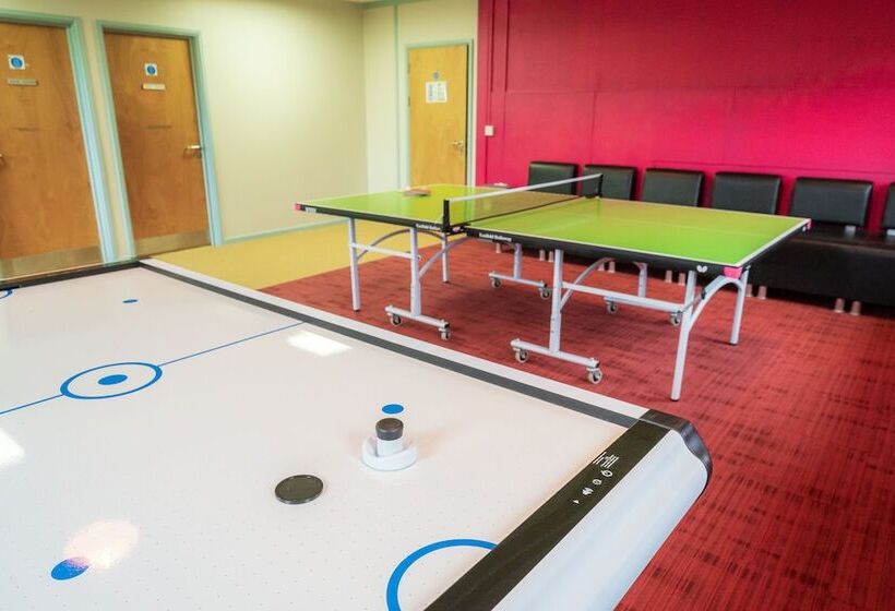 Rezydencja Bunkhouse/20bedroom/sleeps85/4acre/gamesroom/wifi