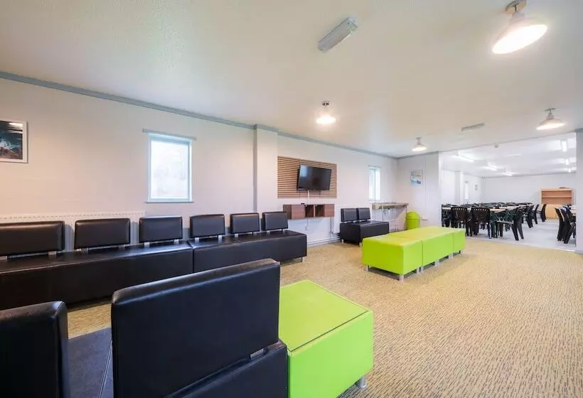 Residenssi Bunkhouse/20bedroom/sleeps85/4acre/gamesroom/wifi