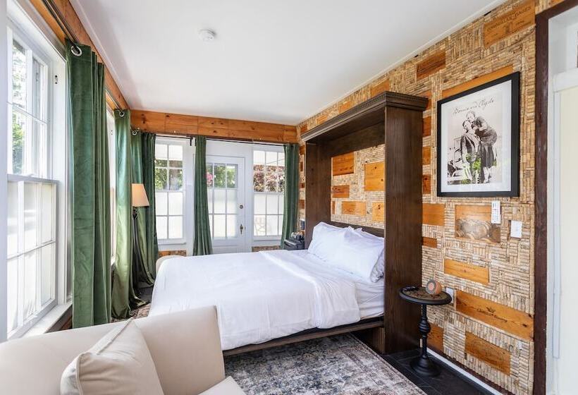 Sojourn At The Legacy Inn