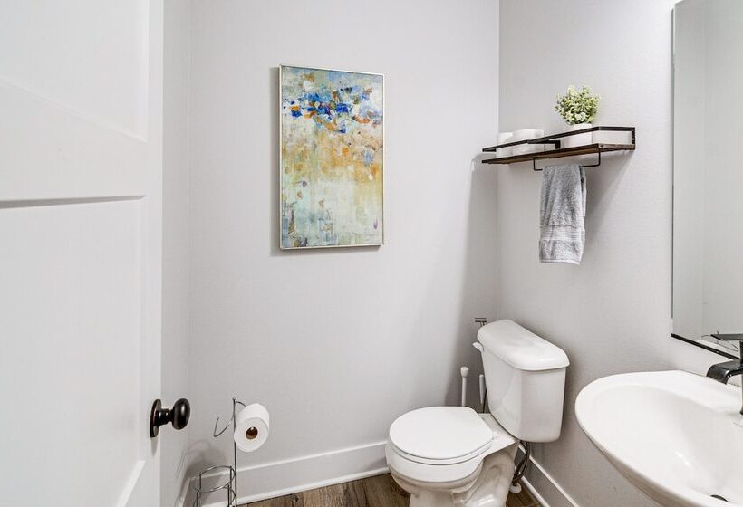 Spacious Family Home ~ 13 Mi To Des Moines