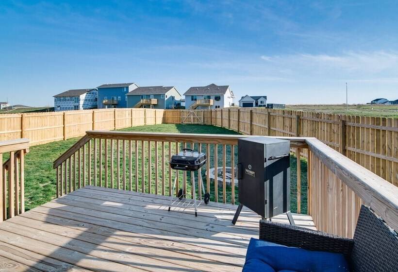 Spacious Family Home ~ 13 Mi To Des Moines