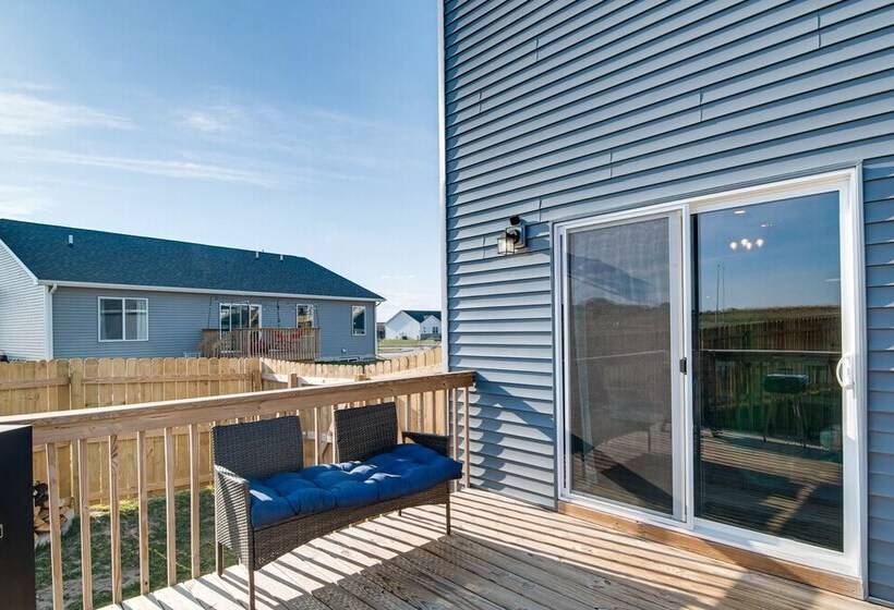 Spacious Family Home ~ 13 Mi To Des Moines