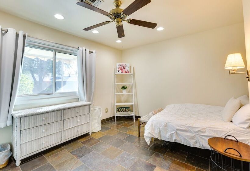 Spacious Uptown Phoenix Home W/ Pool & Yard Games!