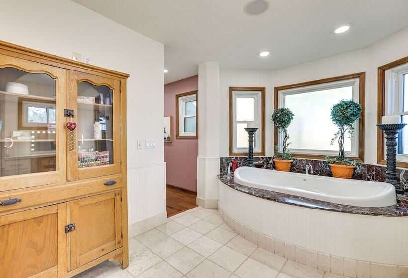 Spacious Uptown Phoenix Home W/ Pool & Yard Games!