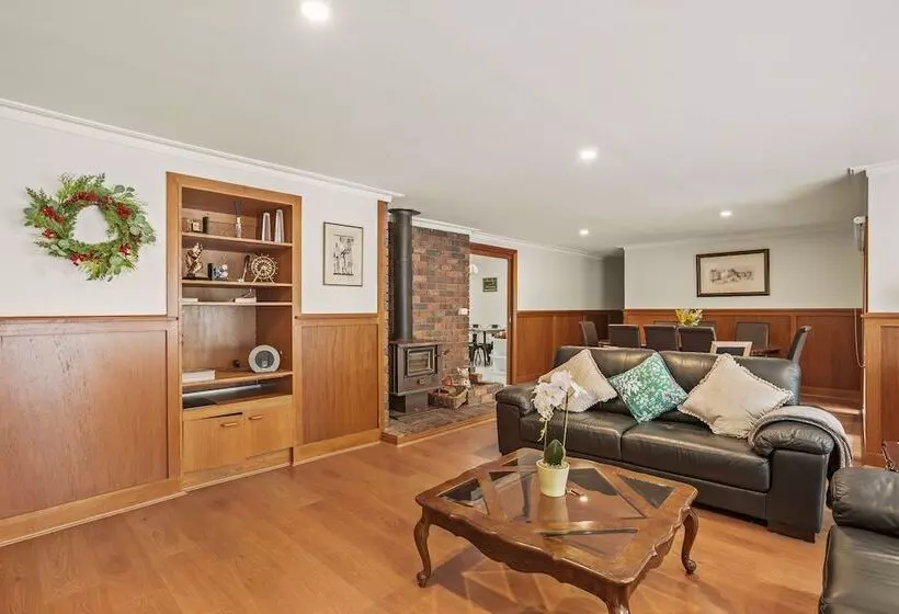 Stayau 4br Spacious Nature Retreat