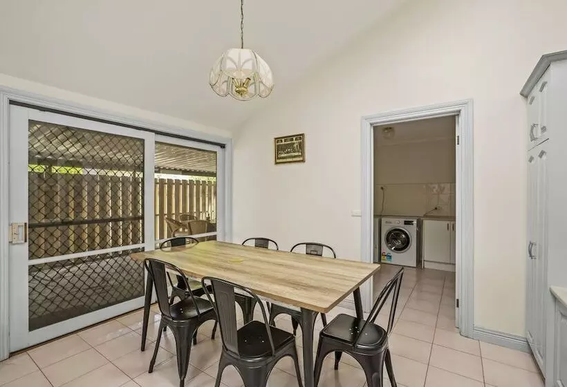 Stayau 4br Spacious Nature Retreat