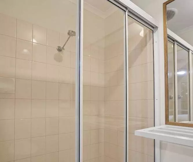 Stayau 4br Spacious Nature Retreat