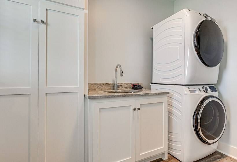 Waterfront Dauphin Island Home < Half Mi To Beach!