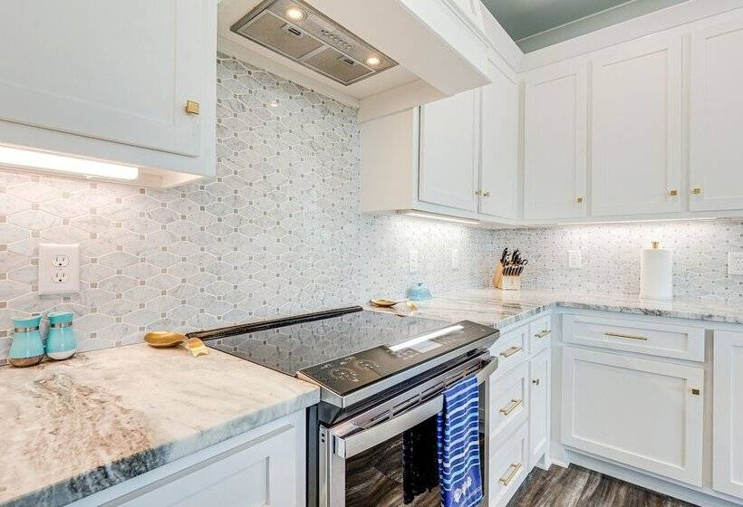 Waterfront Dauphin Island Home < Half Mi To Beach!