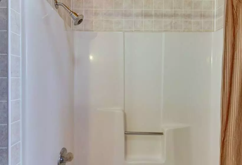 Lake Access, Boat Slip: Wooded Park Rapids Cabin!