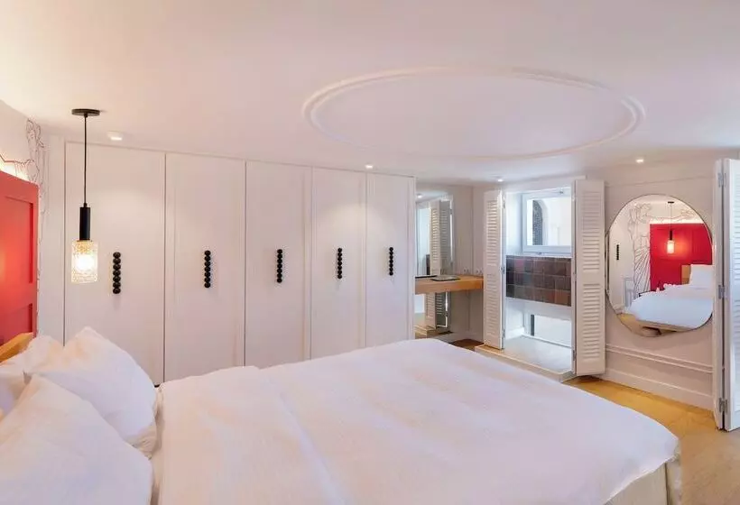 Agora Suites