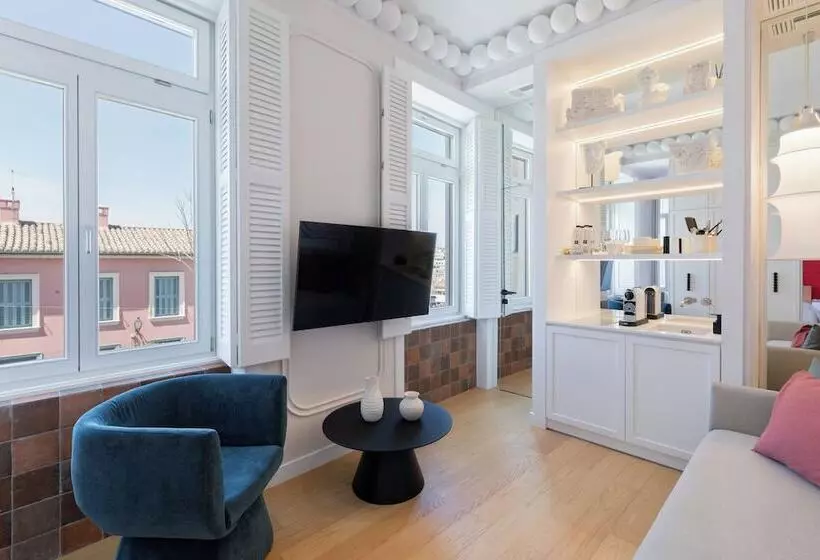 Agora Suites