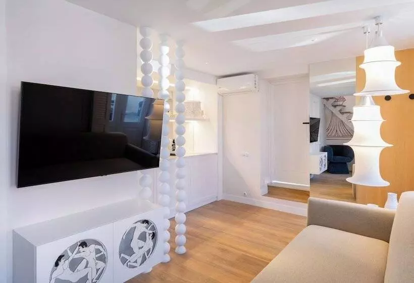 Agora Suites