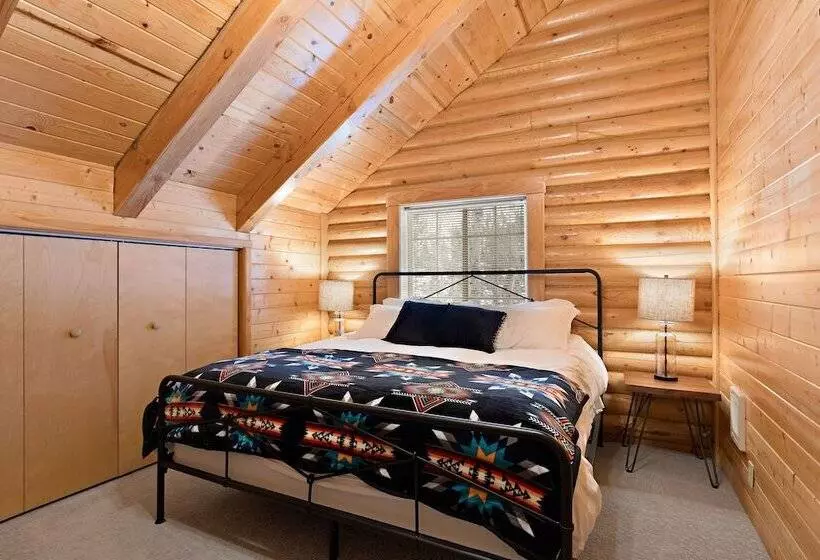 Grand Point Lodge