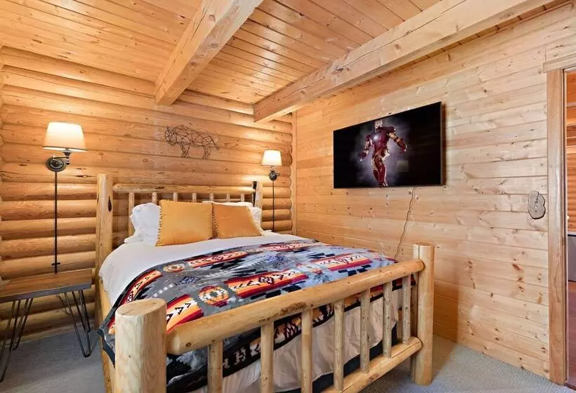 Grand Point Lodge