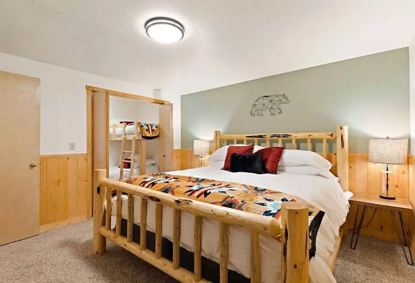 Grand Point Lodge