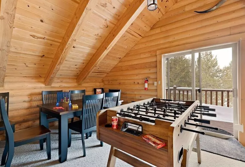 Grand Point Lodge
