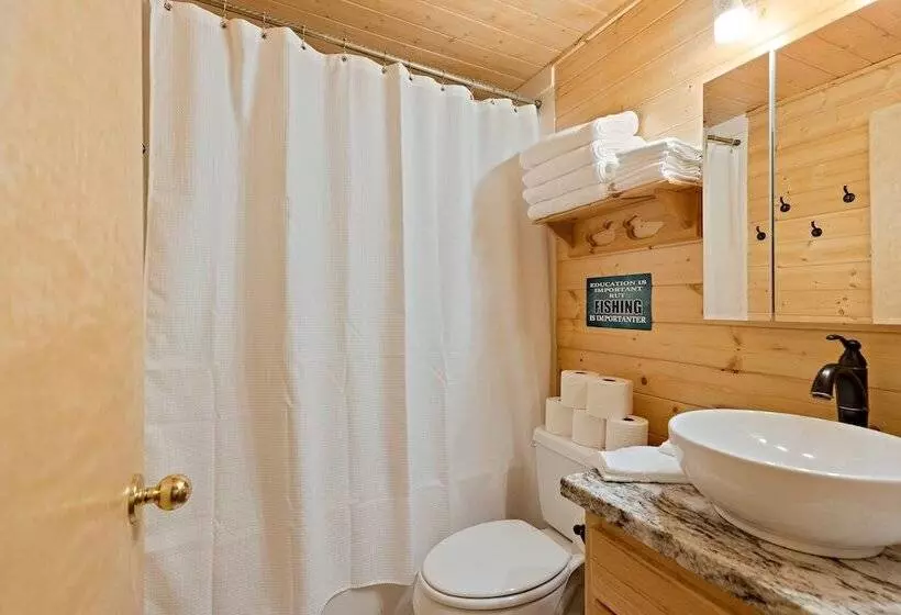 Grand Point Lodge