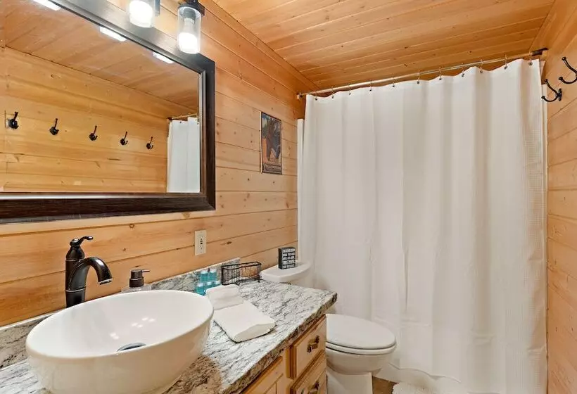 Grand Point Lodge