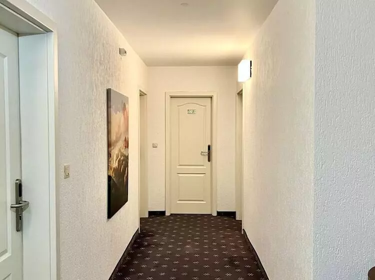 ホテル Neo Cologne Bonn Airport