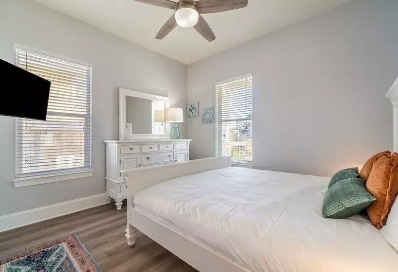 Tidepool By Avantstay 2min Walk To Miramar Beach!