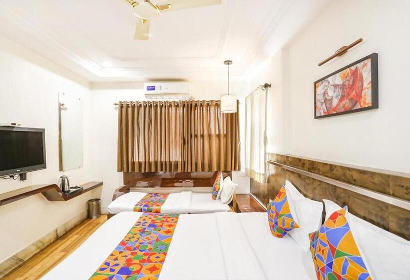 בית מלון כפרי Shirdi Park Inn