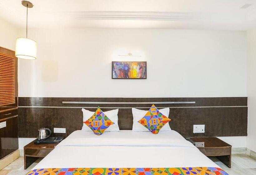 בית מלון כפרי Shirdi Park Inn