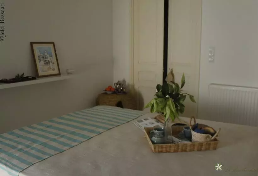 تختخواب و صبحانه La Chambre Verte