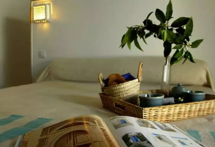 تختخواب و صبحانه La Chambre Verte