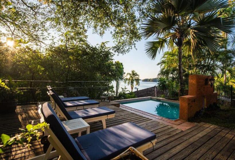 צימר Seagull Cove Resort