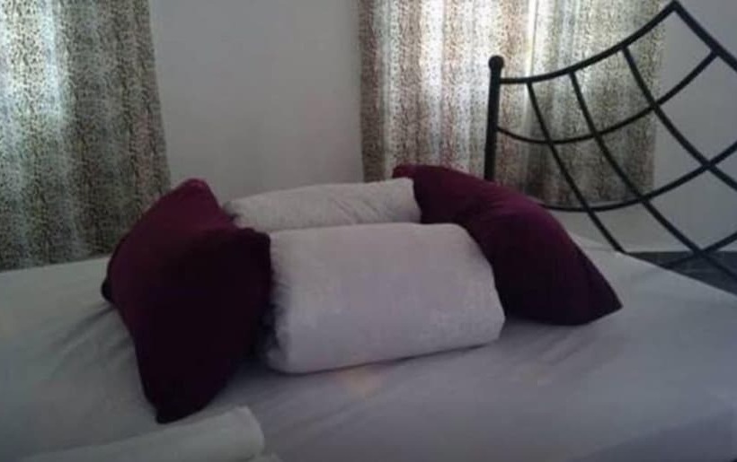 تختخواب و صبحانه Trax Holiday Cottages