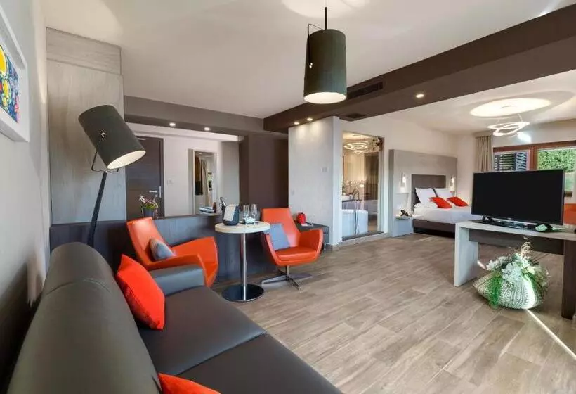 Hotelli B
