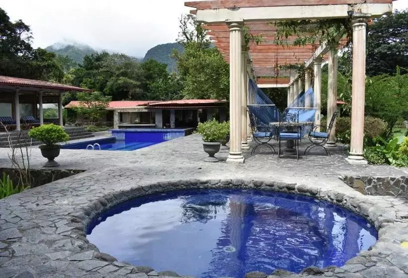 Hotelli Crater Valley Boutique