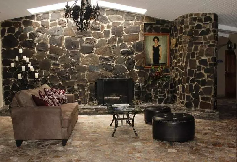 Hotelli Crater Valley Boutique