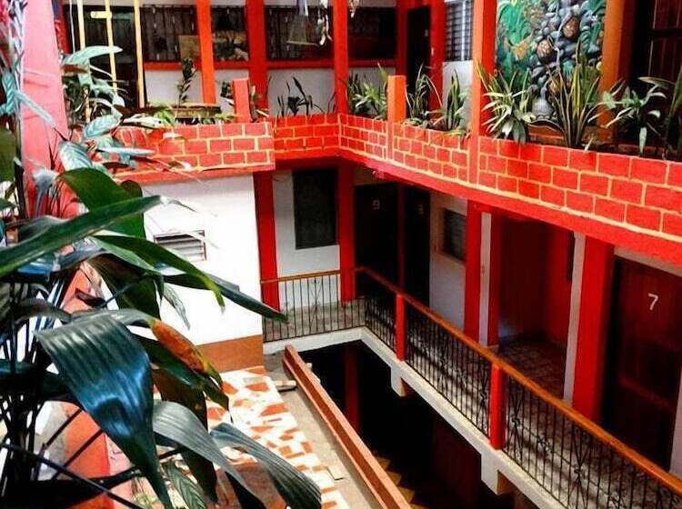 هتل & Hostal Yaxkin Copan