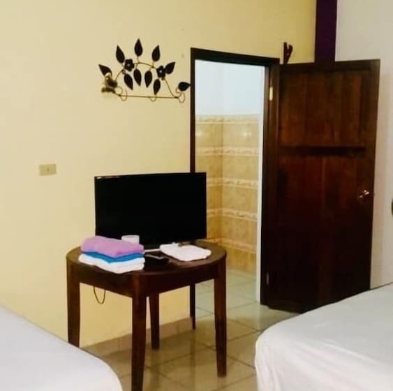 هتل & Hostal Yaxkin Copan