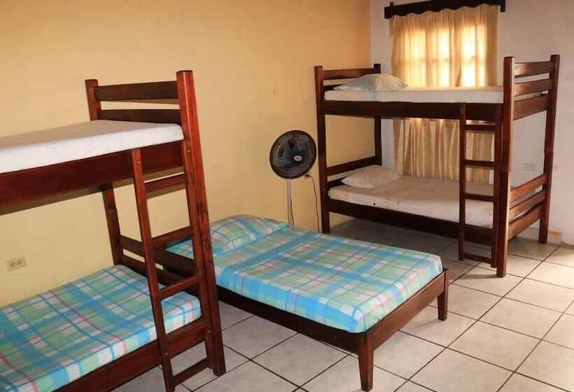 هتل & Hostal Yaxkin Copan