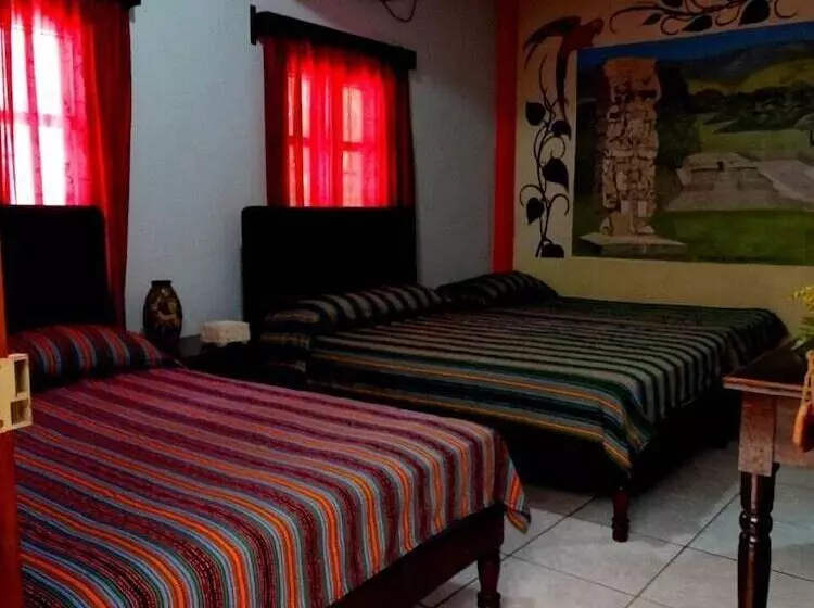 هتل & Hostal Yaxkin Copan