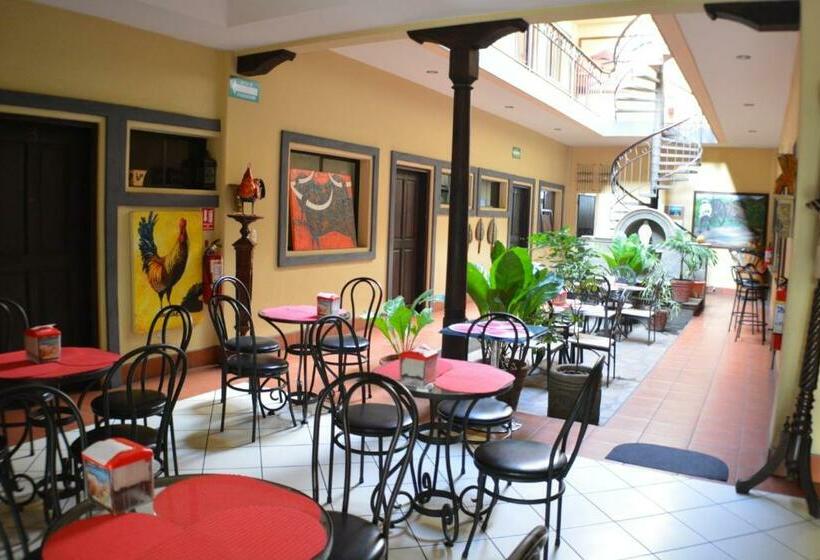 هتل Los Balcones De Chinandega