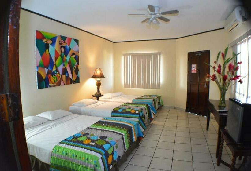 هتل Los Balcones De Chinandega