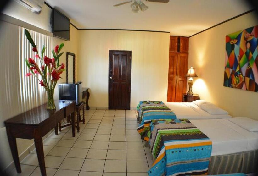 هتل Los Balcones De Chinandega