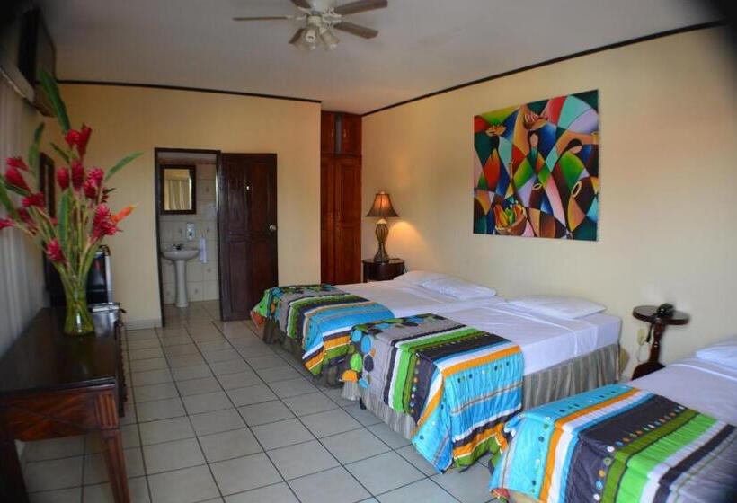 هتل Los Balcones De Chinandega