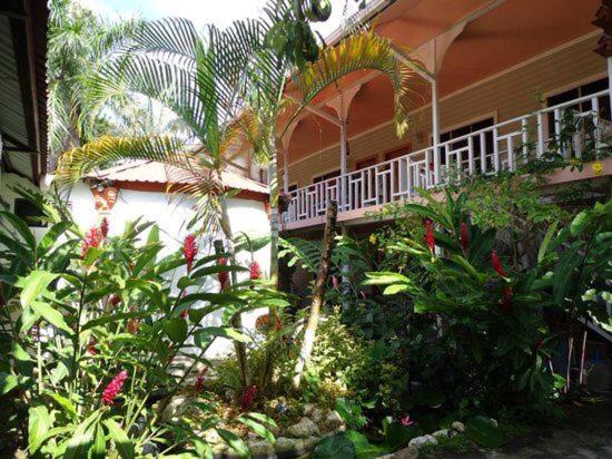 هتل Posada Las Iguanas