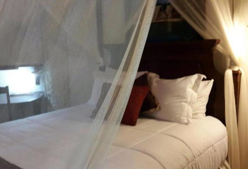 هتل Posada Las Iguanas