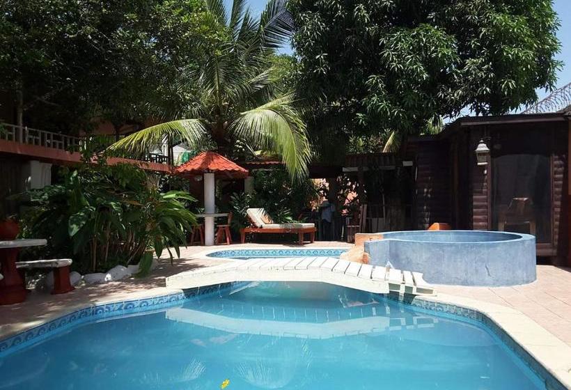 هتل Posada Las Iguanas