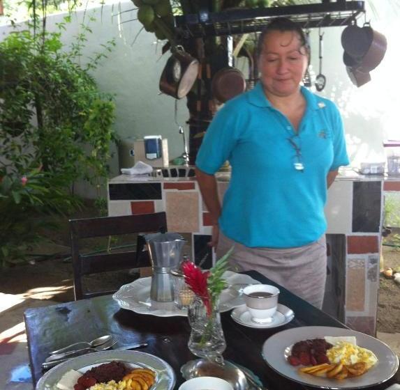 هتل Posada Las Iguanas