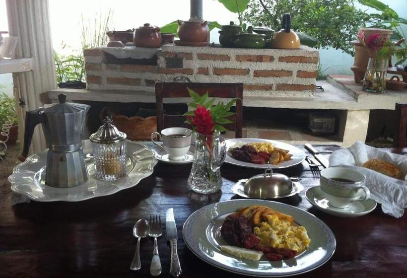 هتل Posada Las Iguanas