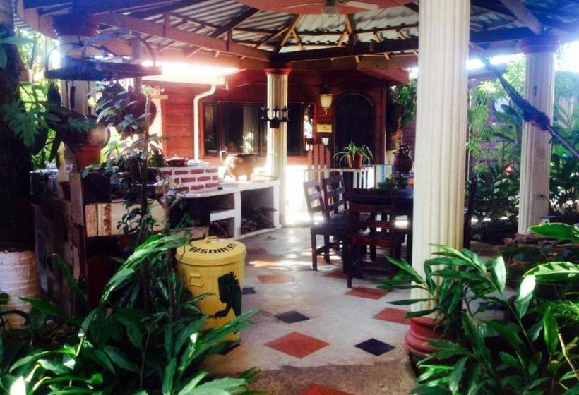 هتل Posada Las Iguanas